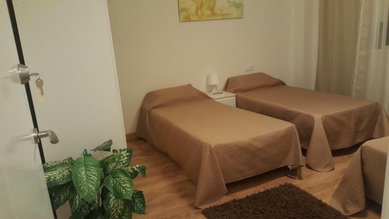 Pension Yna Holiday Malaga Bagian luar foto