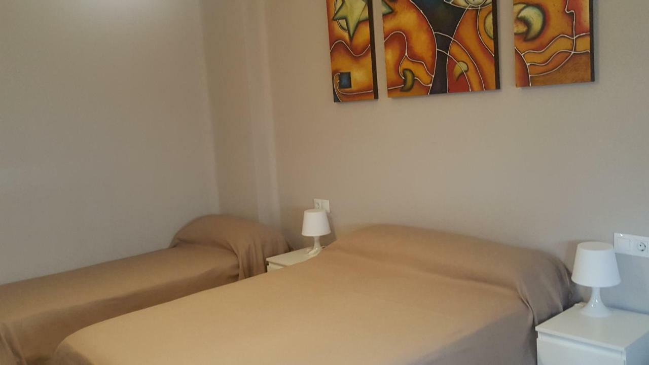 Pension Yna Holiday Malaga Bagian luar foto