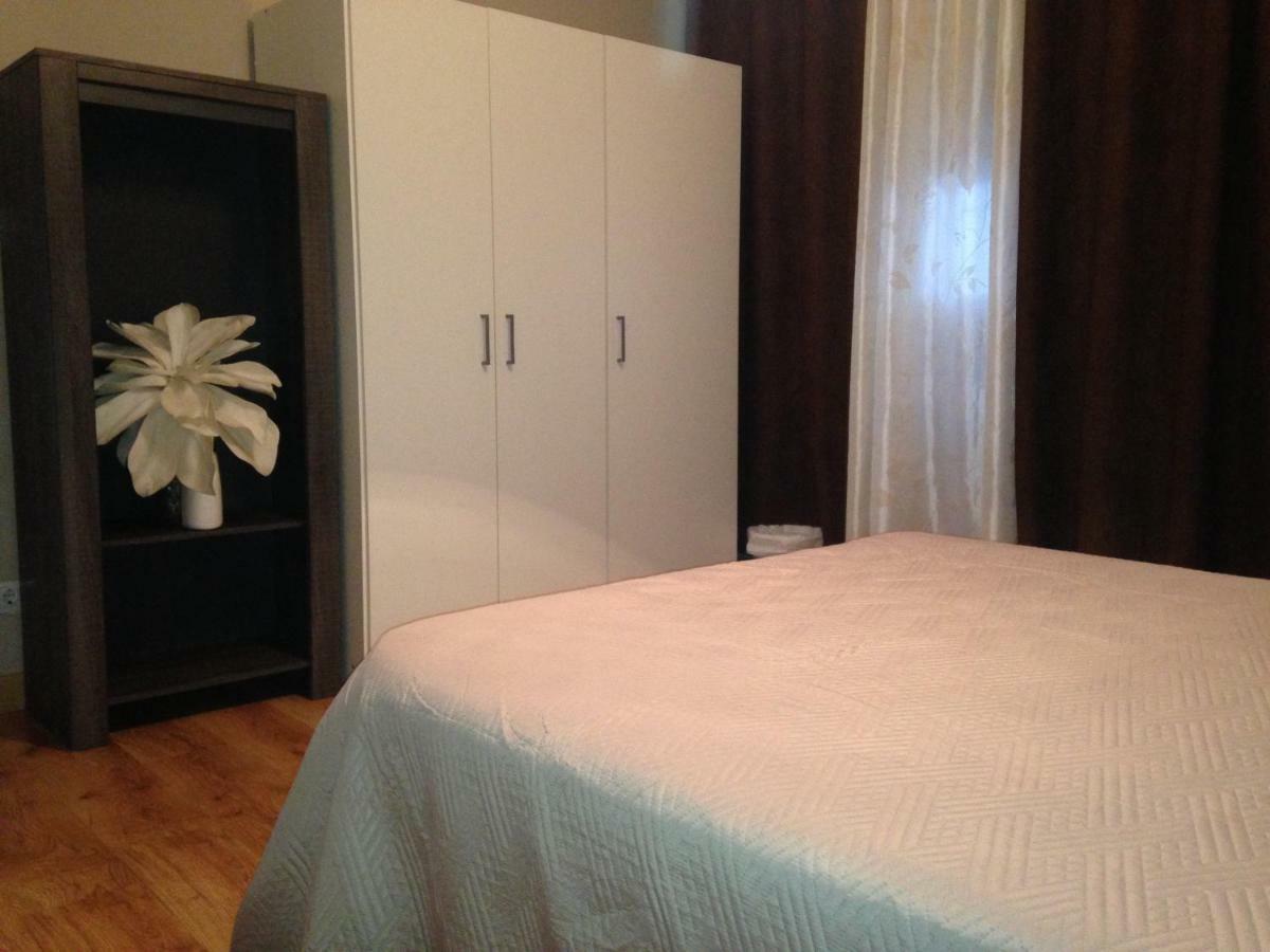 Pension Yna Holiday Malaga Bagian luar foto