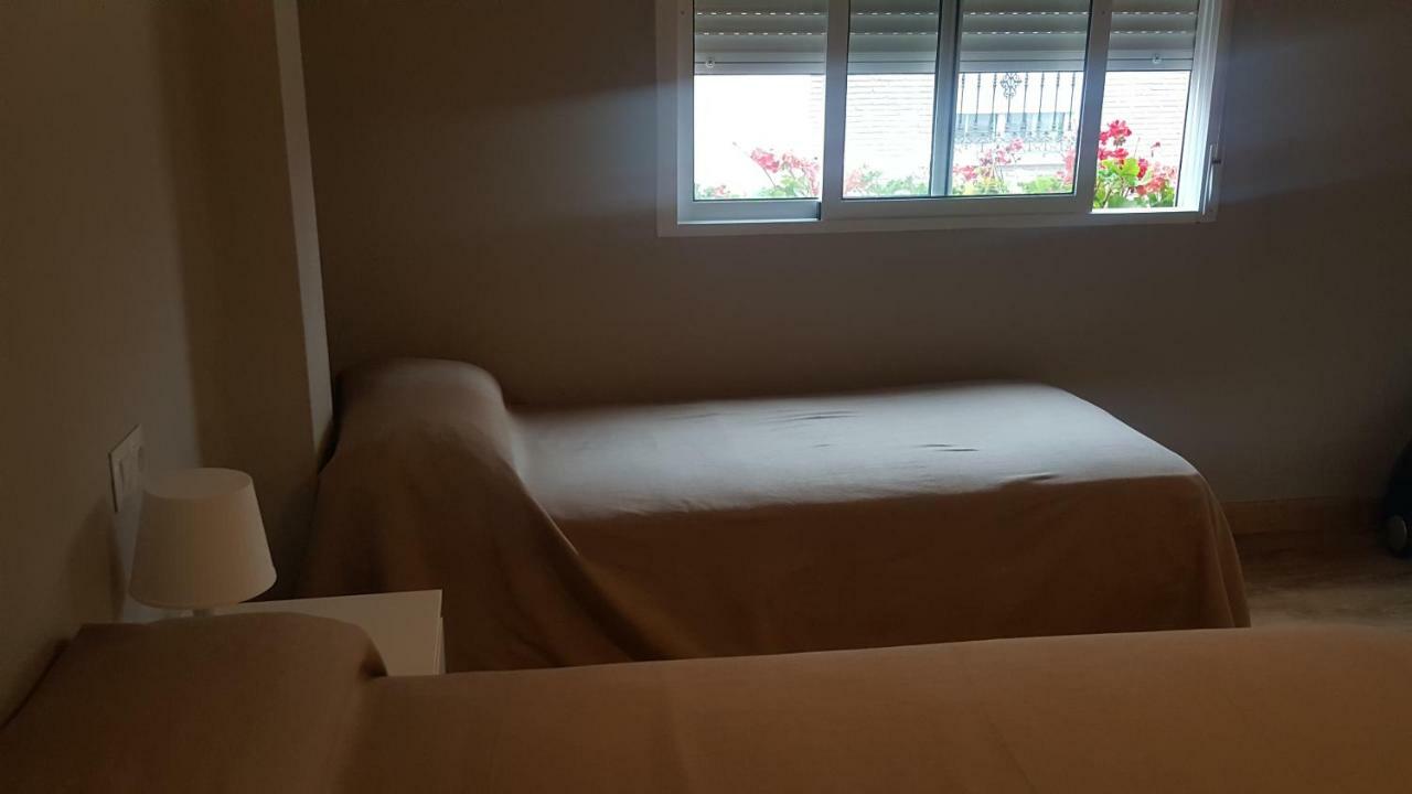 Pension Yna Holiday Malaga Bagian luar foto