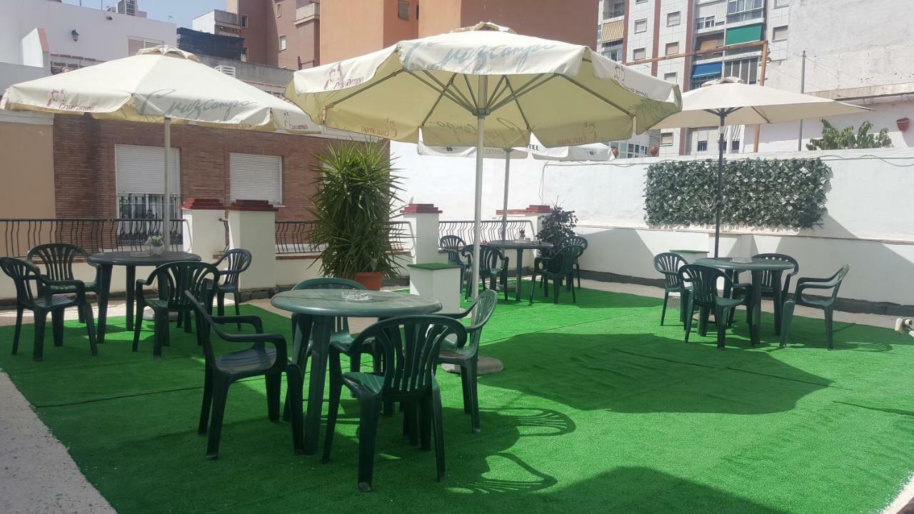 Pension Yna Holiday Malaga Bagian luar foto