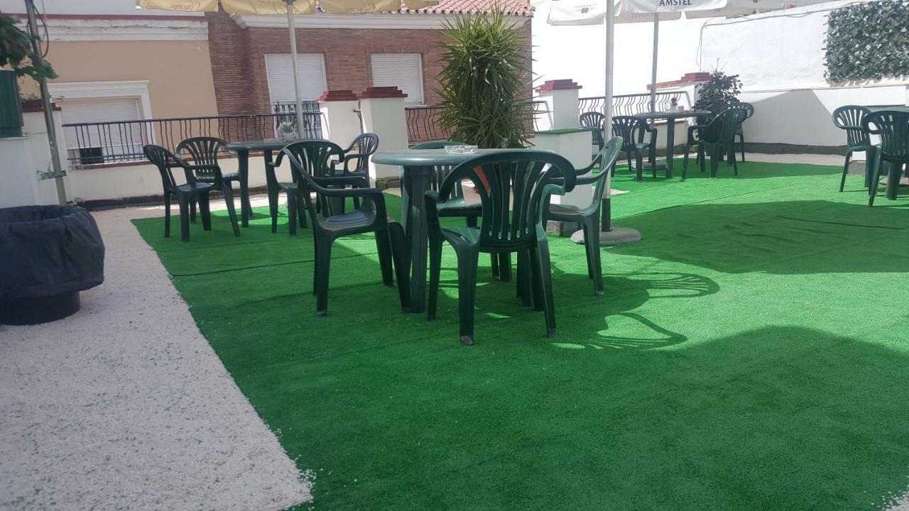 Pension Yna Holiday Malaga Bagian luar foto